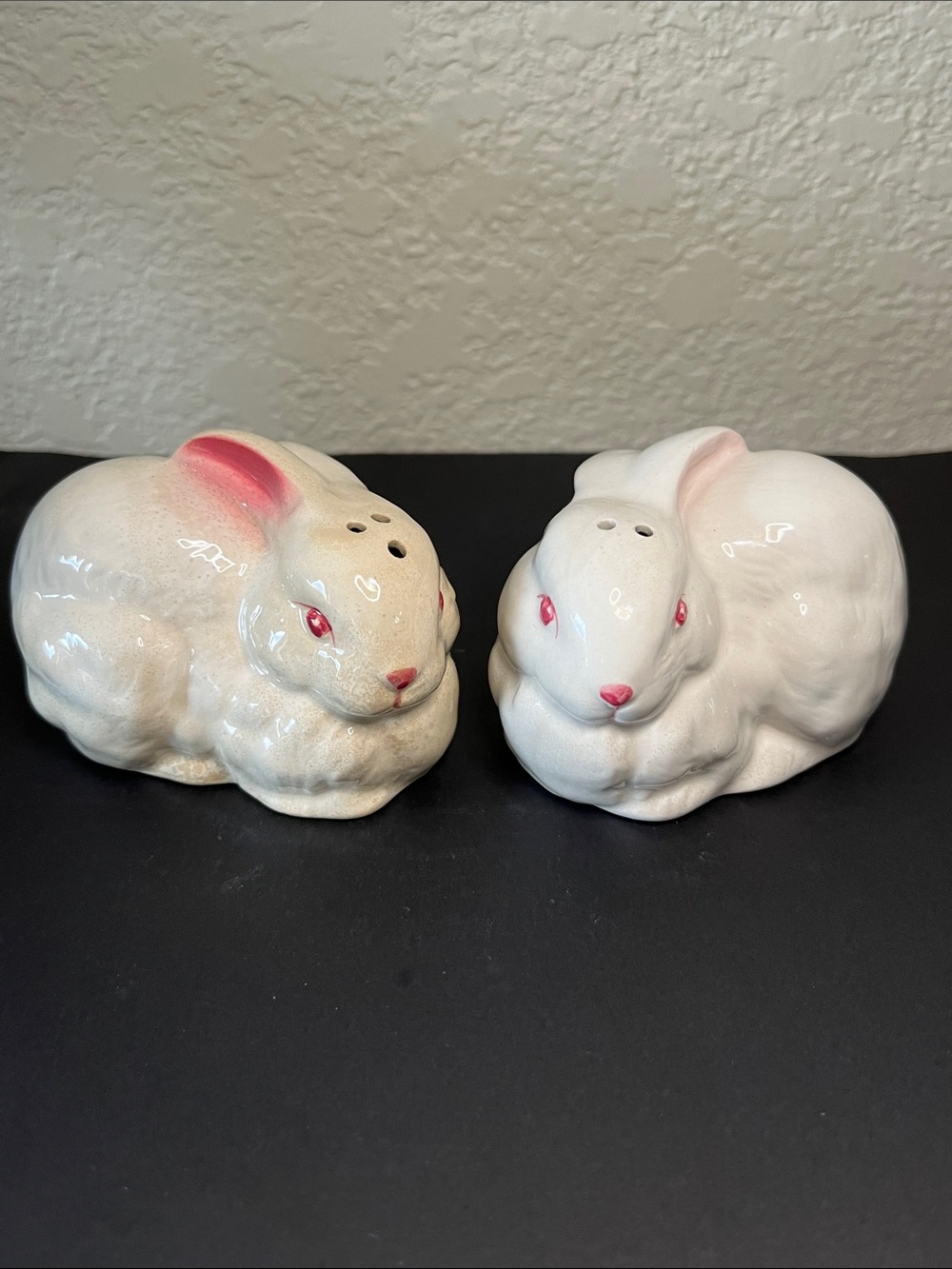 Vintage Enesco Bunny Rabbit Salt & Pepper Shakers 1989 Ceramic Easter Cottagecor